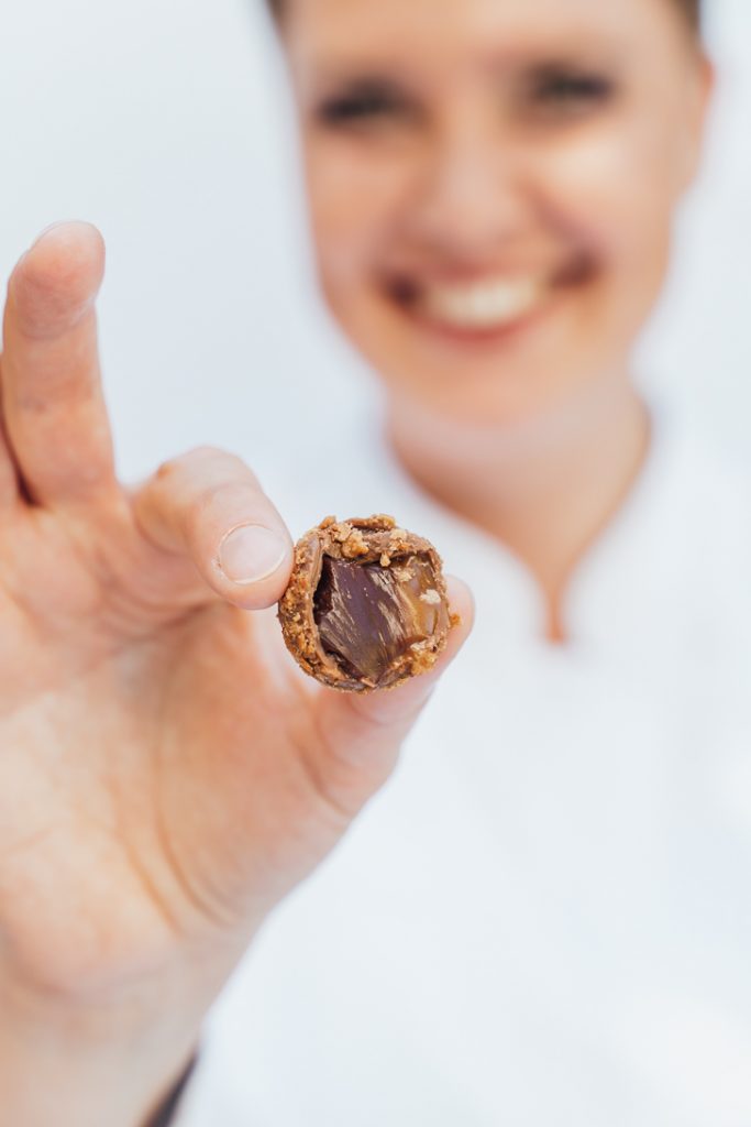 brot food Fotografie Allgäu unterallgäu Babenhausen Stillleben business lifestyle branding portrait twobakegirls Schokolade pralinen flatlay