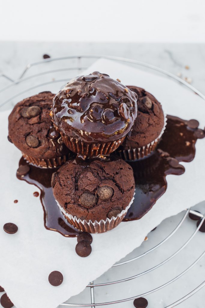 food Fotografie Allgäu unterallgäu Babenhausen Stillleben business lifestyle branding portrait twobakegirls Schokolade pralinen flatlay muffin