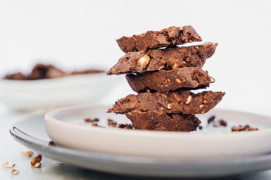 food Fotografie Allgäu unterallgäu Babenhausen Stillleben business lifestyle branding portrait twobakegirls Schokolade pralinen flatlay muffin teig