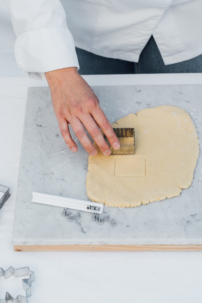 food Fotografie Allgäu unterallgäu Babenhausen Stillleben business lifestyle branding portrait twobakegirls Schokolade pralinen flatlay muffin teig