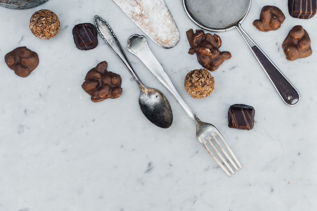 brot food Fotografie Allgäu unterallgäu Babenhausen Stillleben business lifestyle branding portrait twobakegirls Schokolade pralinen flatlay