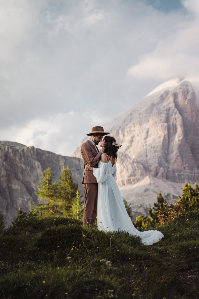 Elopement Hochzeit Dolomiten Paar