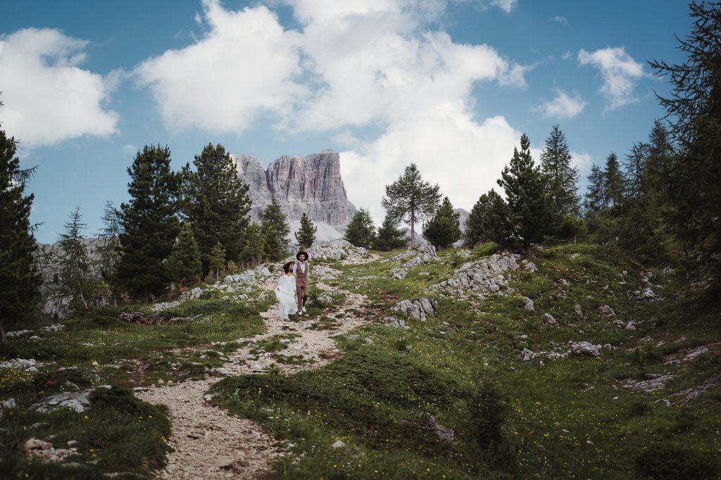 Elopement Hochzeit Dolomiten Paar