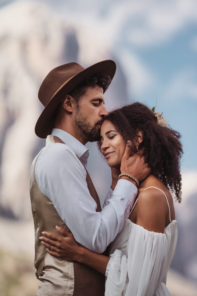 Elopement Hochzeit Dolomiten Paar