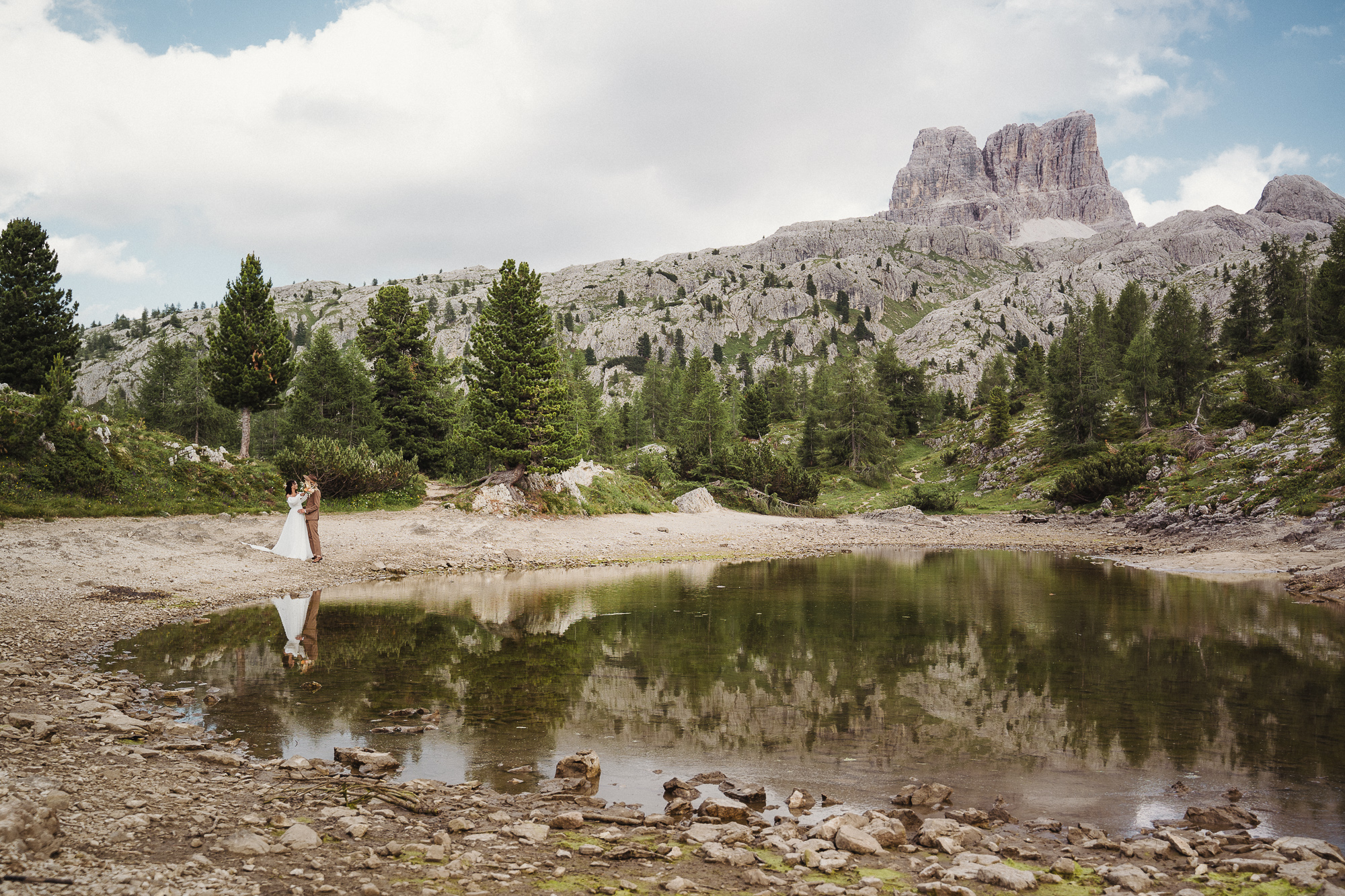 Elopement Hochzeit Dolomiten Paar