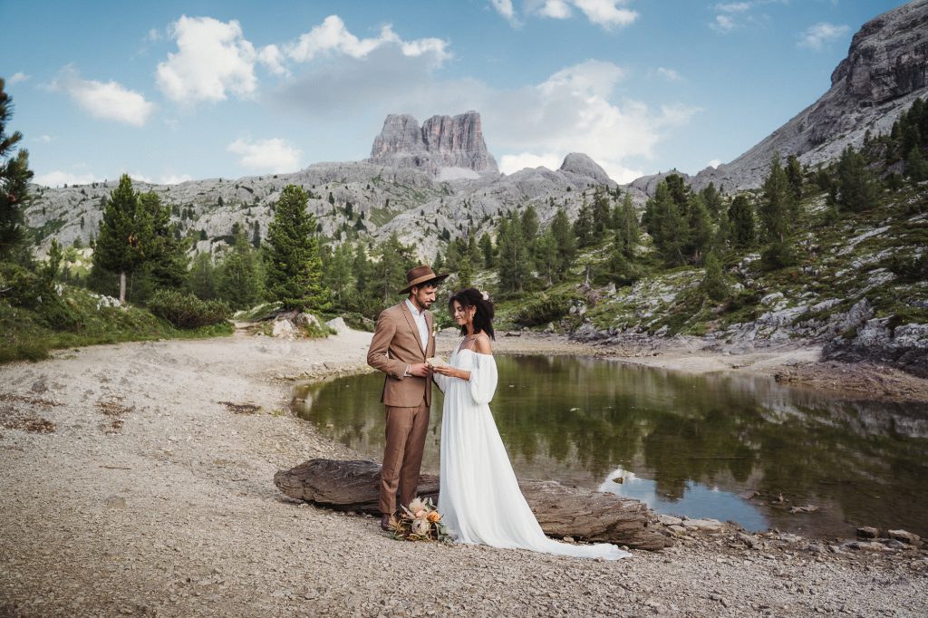 Elopement Hochzeit Dolomiten Paar