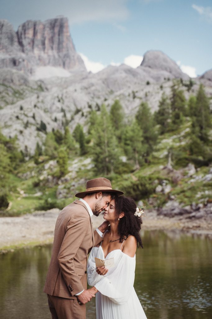 Elopement Hochzeit Dolomiten Paar