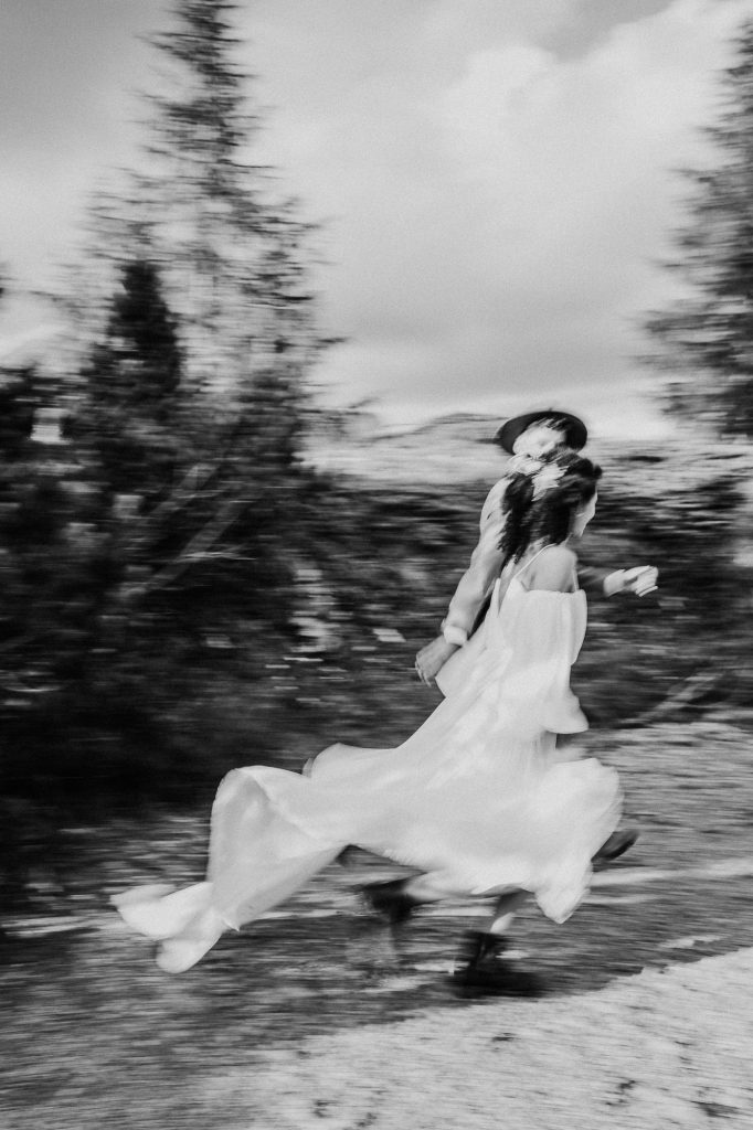 Elopement Hochzeit Dolomiten Paar