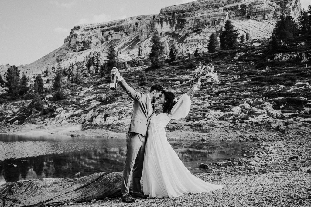 Elopement Hochzeit Dolomiten Paar