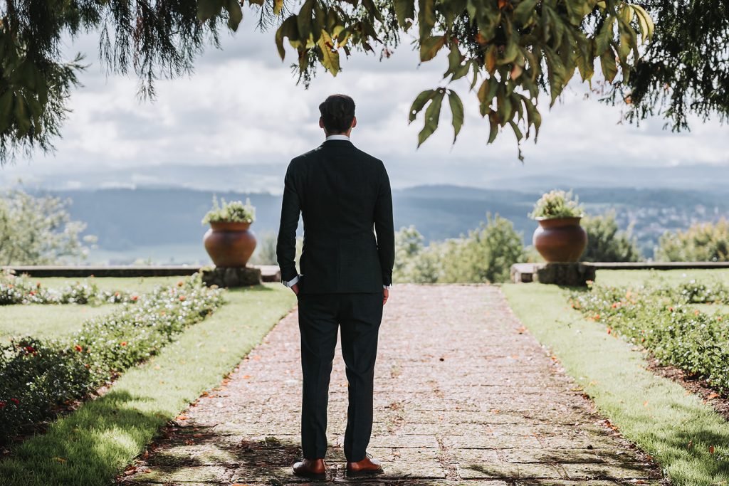 Schloss Zeil Bräutigam Brautpaar Braut Allgäu Hochzeit Blumen