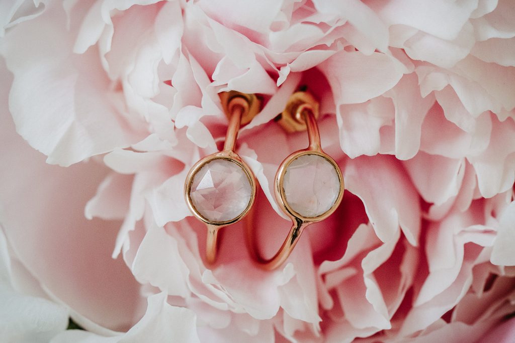 braut dessous Brautboudoir bridalboudoir frau sinnliche fotos allgäu schmuck miaundmarthaschmuck Brautschmuck