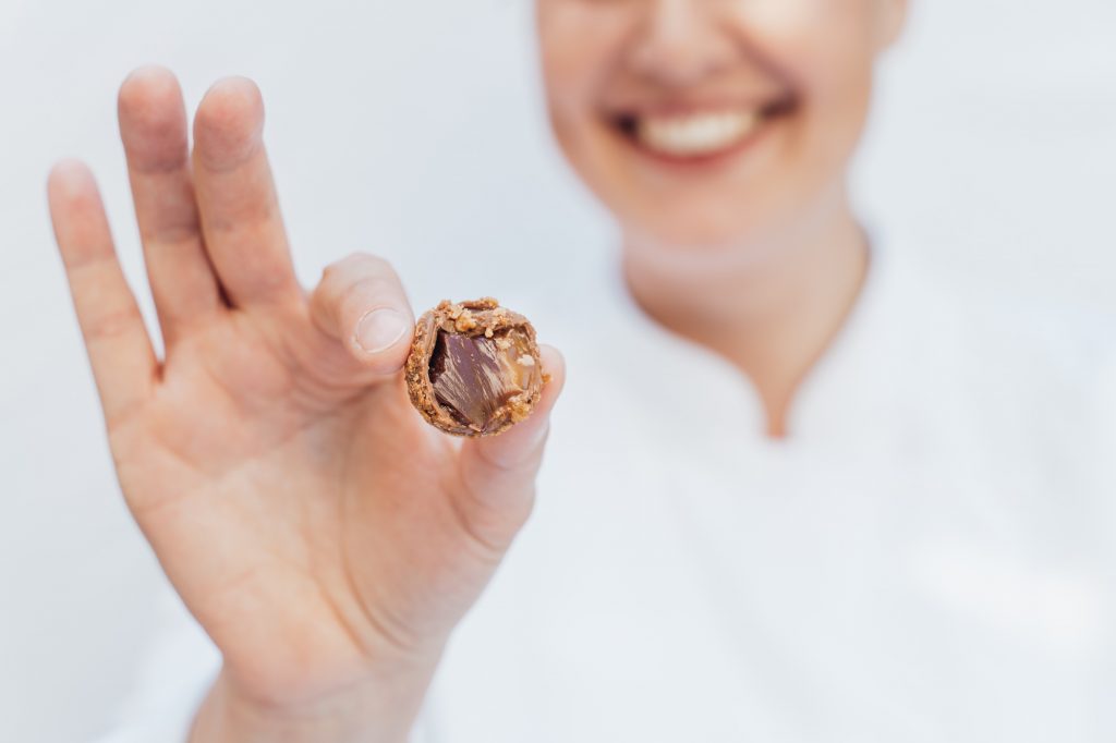 food flatlay Pralinen brot business portrait frau