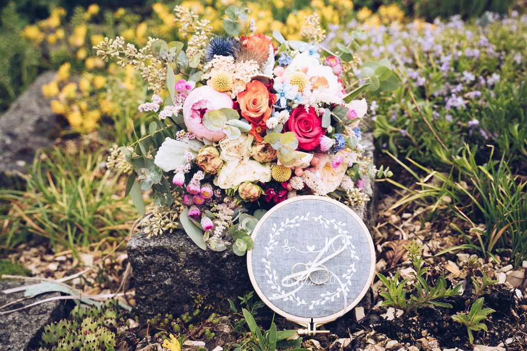 paar Hochzeit elopement Blumen fotografie