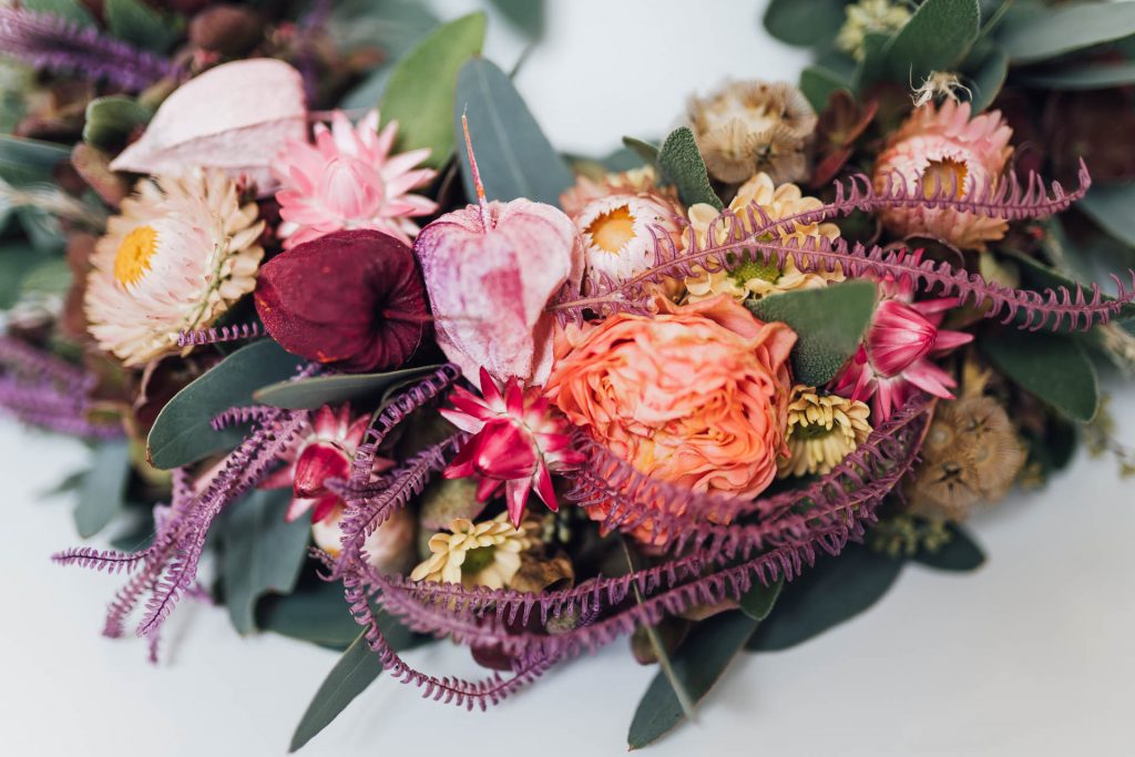 Boudoir Selbstliebe Frau Unterwäsche Portrait Blumen