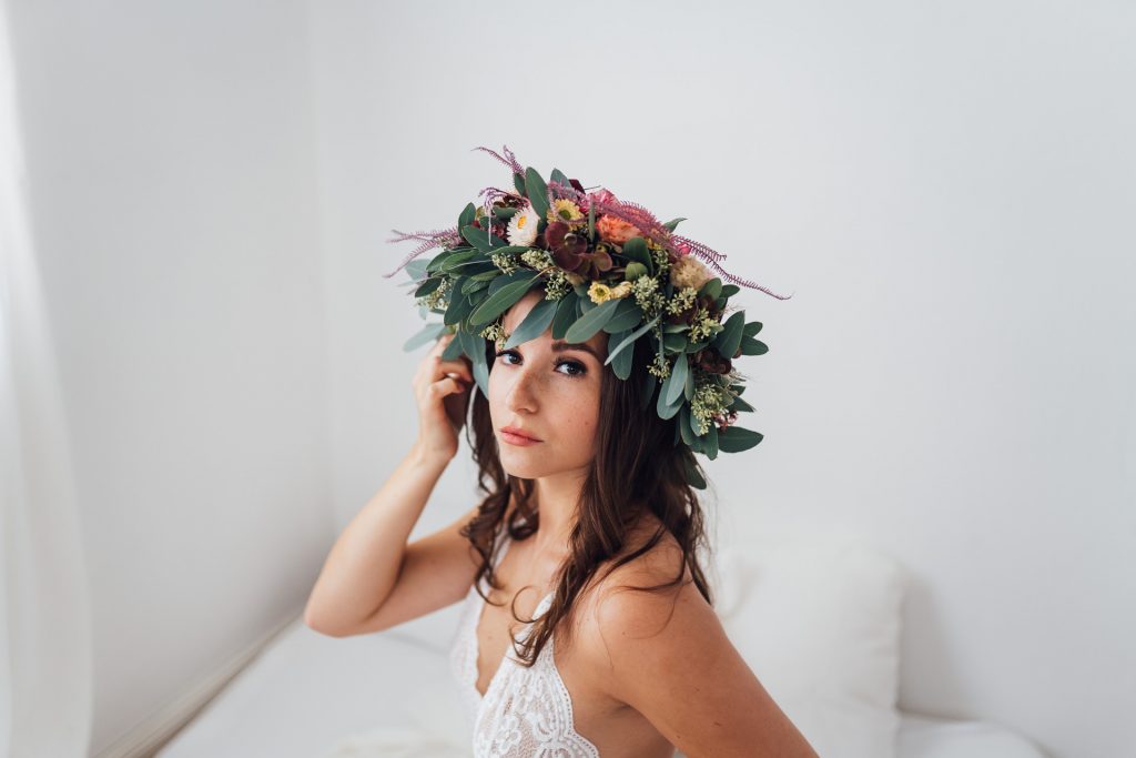 Boudoir Selbstliebe Frau Unterwäsche Portrait Blumen