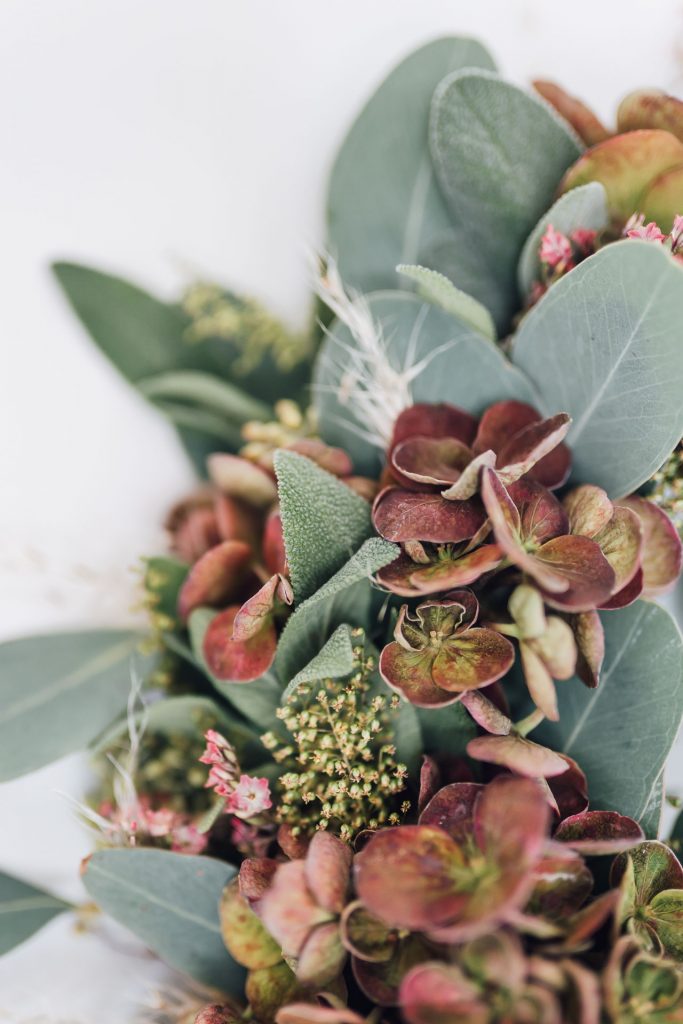 Boudoir Selbstliebe Frau Unterwäsche Portrait Blumen