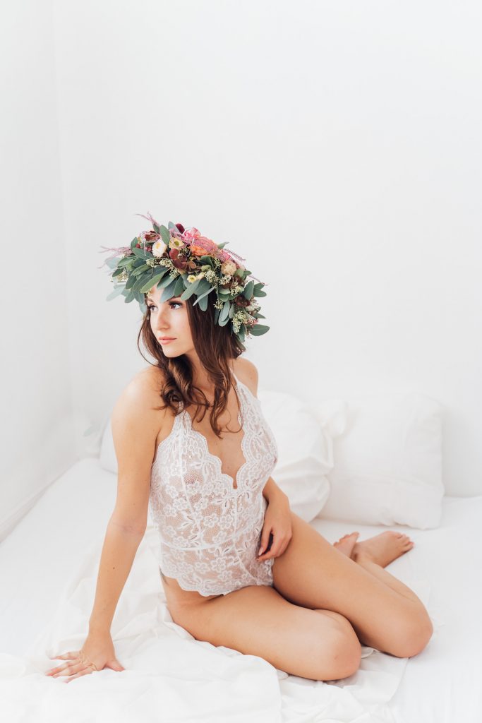 Boudoir Selbstliebe Frau Unterwäsche Portrait Blumen