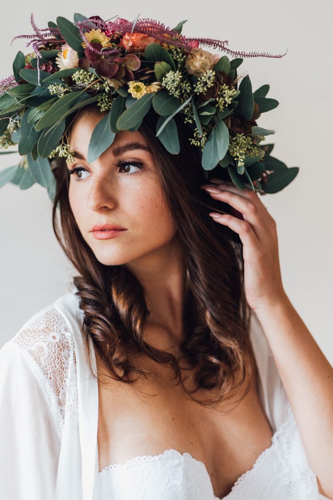 Boudoir Selbstliebe Frau Unterwäsche Portrait Blumen