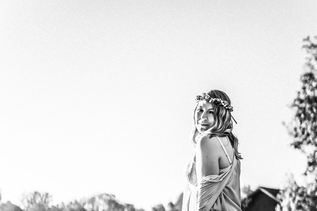 frau selbstliebeportrait fineart fotografie boudoir outdoor portrait