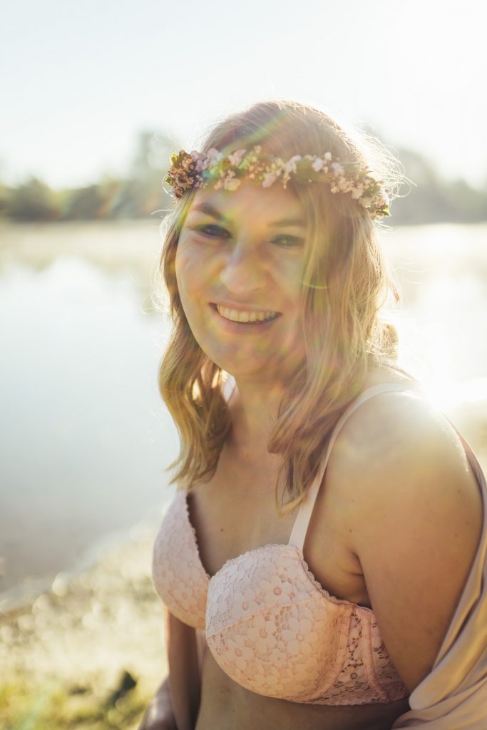 frau selbstliebeportrait fineart fotografie boudoir outdoor portrait