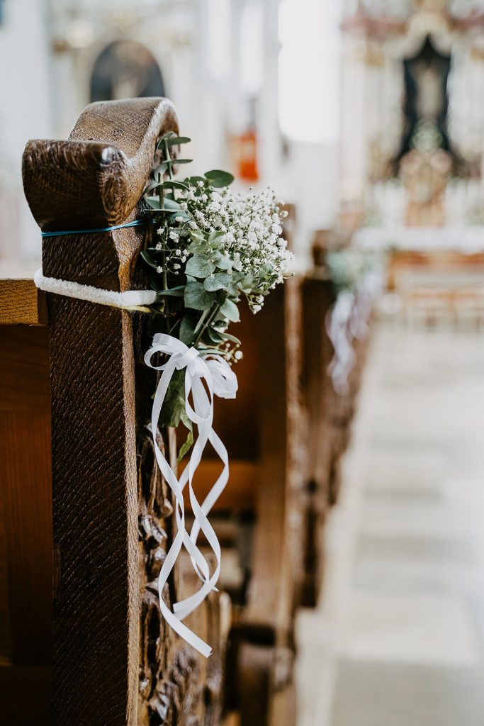 Hochzeit Unterallgäu Allgäu Brautpaar Brautstrauß
