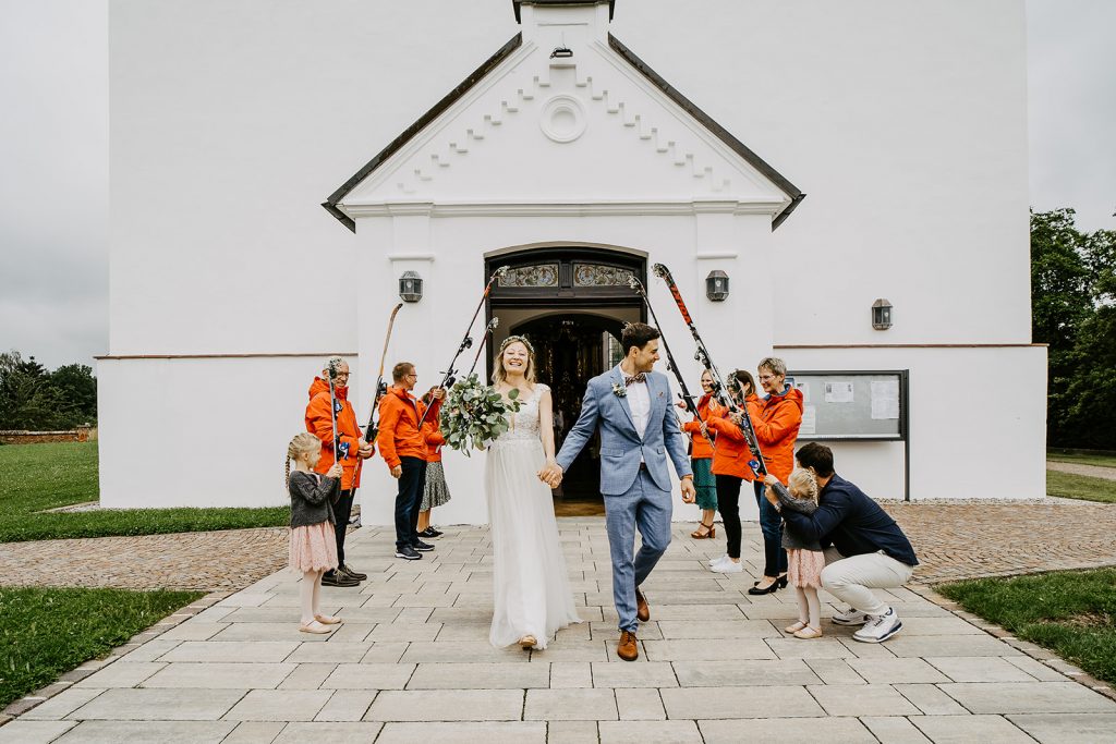 Hochzeit Unterallgäu Allgäu Brautpaar Brautstrauß