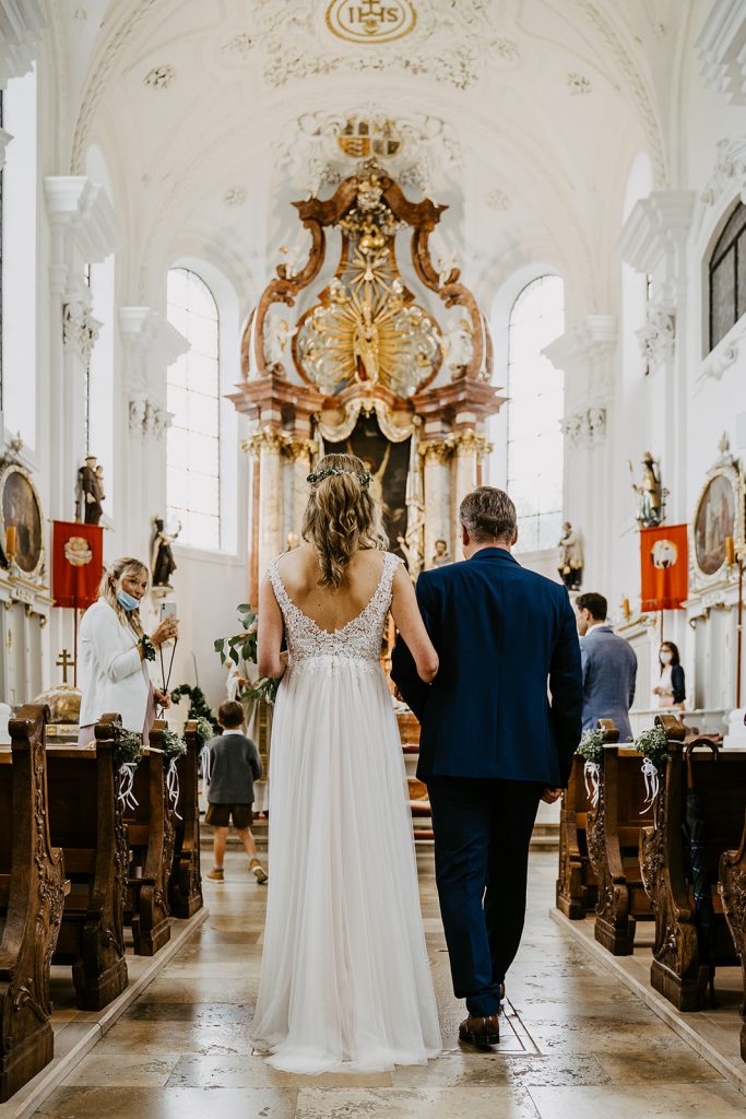 Hochzeit Unterallgäu Allgäu Brautpaar Brautstrauß