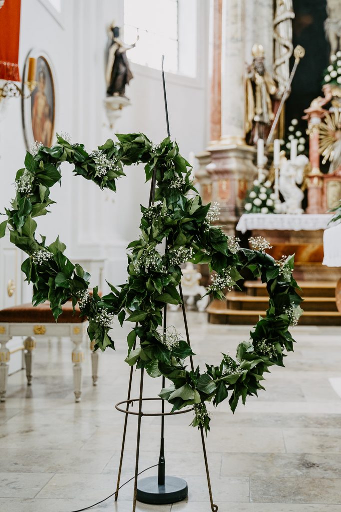 Hochzeit Unterallgäu Allgäu Brautpaar Brautstrauß