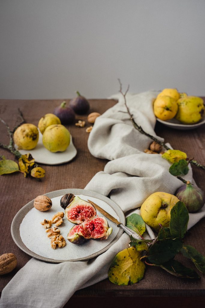 vegan Käsekuchen früchte herbstlich Feige Traube Walnuss