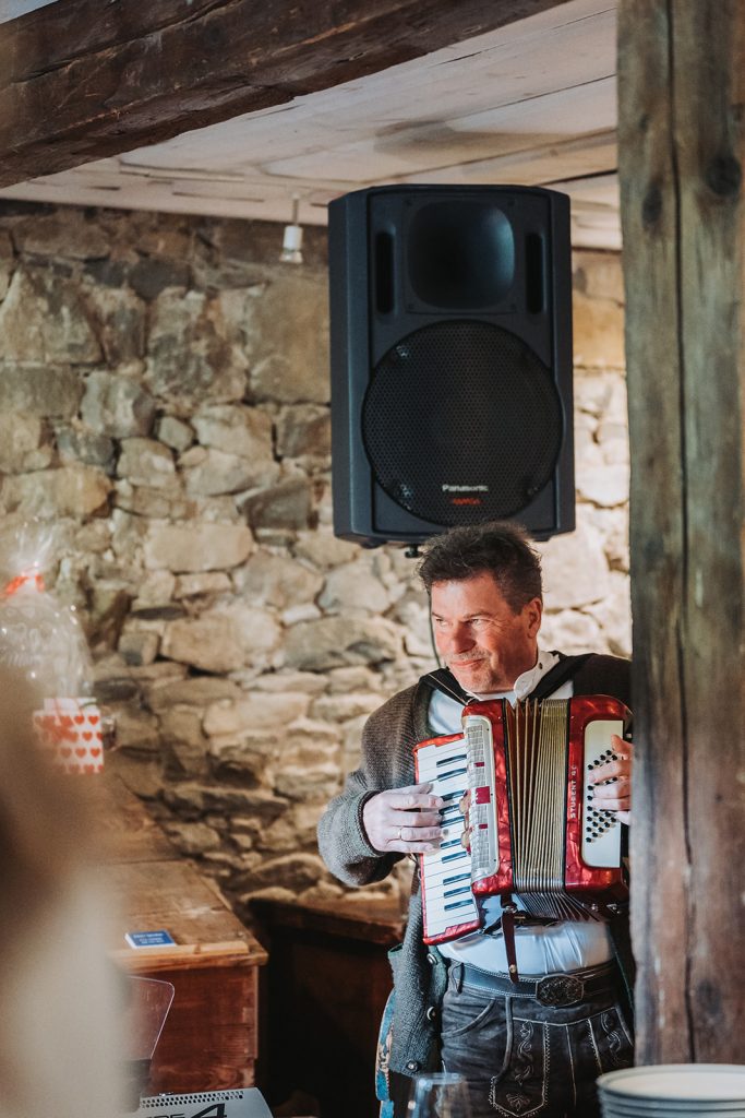 Hochzeit Schliersee Wasmeier Freilichtmuseum Hochzeitsfeier Brautpaar München