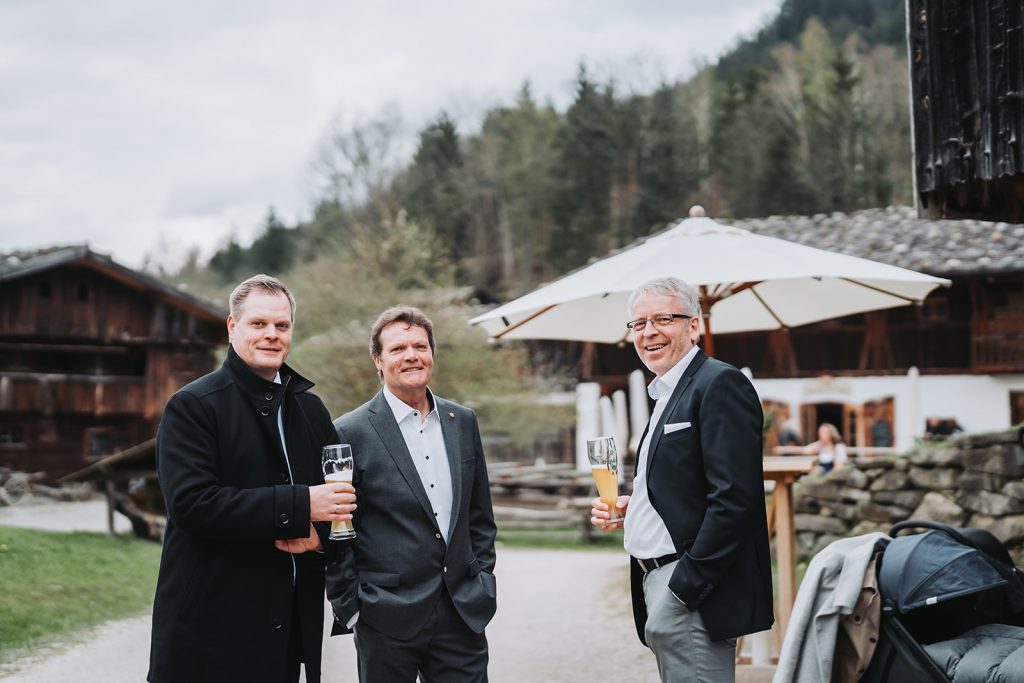 Hochzeit Schliersee Wasmeier Freilichtmuseum Hochzeitsfeier Brautpaar München