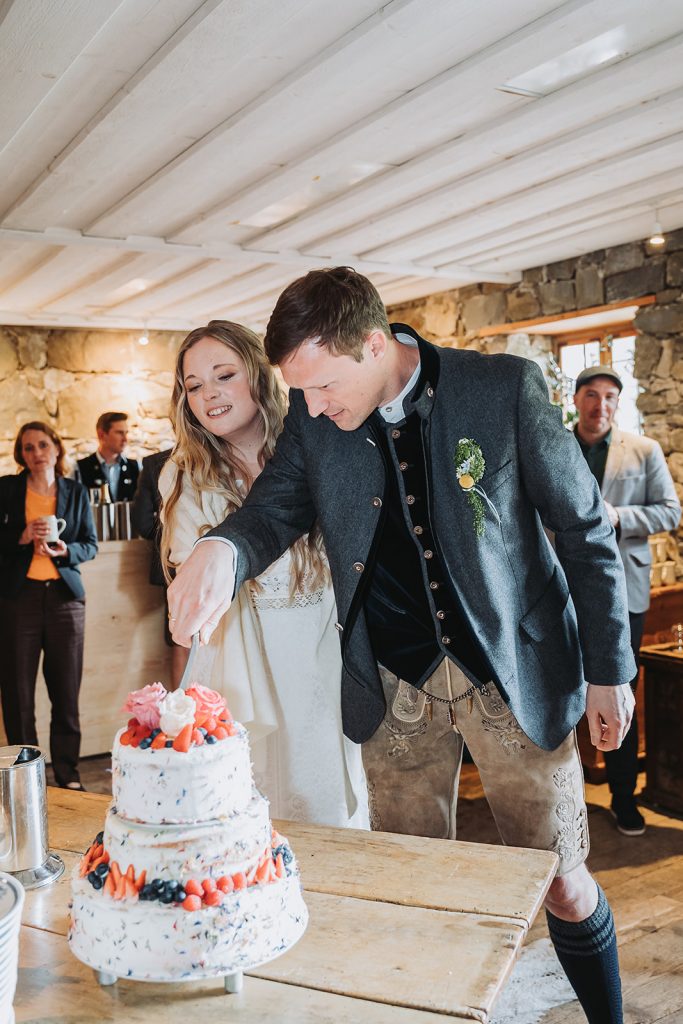 Hochzeit Schliersee Wasmeier Freilichtmuseum Hochzeitsfeier Brautpaar München