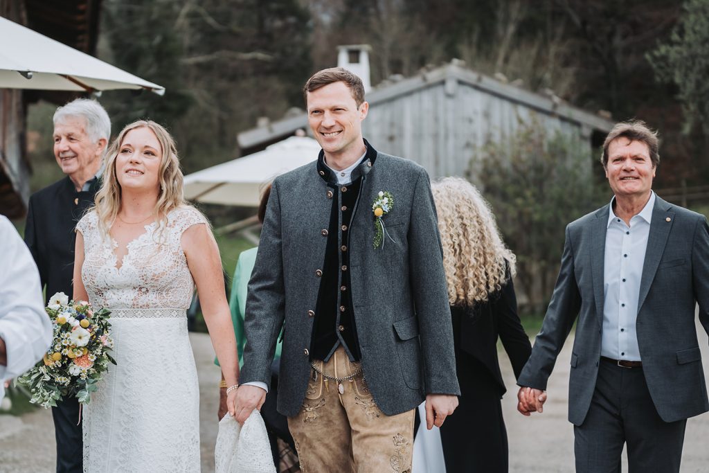 Hochzeit Schliersee Wasmeier Freilichtmuseum Hochzeitsfeier Brautpaar München