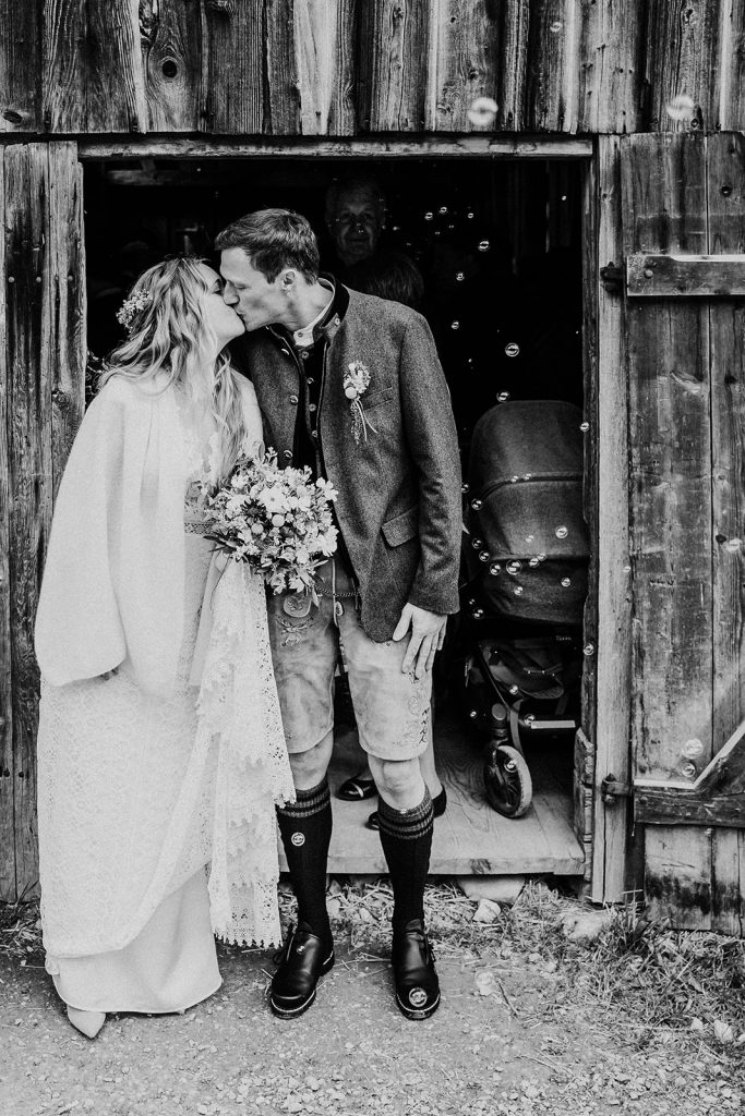 Hochzeit Schliersee Wasmeier Freilichtmuseum Hochzeitsfeier Brautpaar München