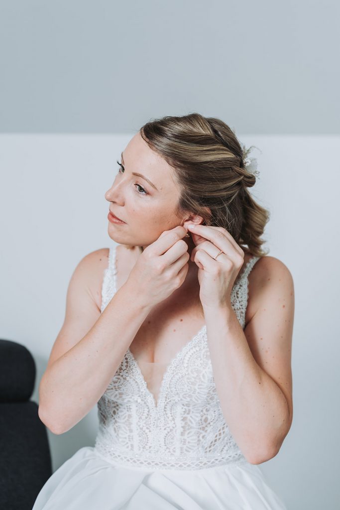 Hochzeit Getting Ready Braut Brautmutter Schwester Flatlays Brautkleid